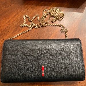 Christian Louboutin. Model: Boudoir Chain Wallet